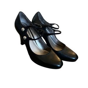 Dana Buchman Rosedale black rounded toe heels SZ 10